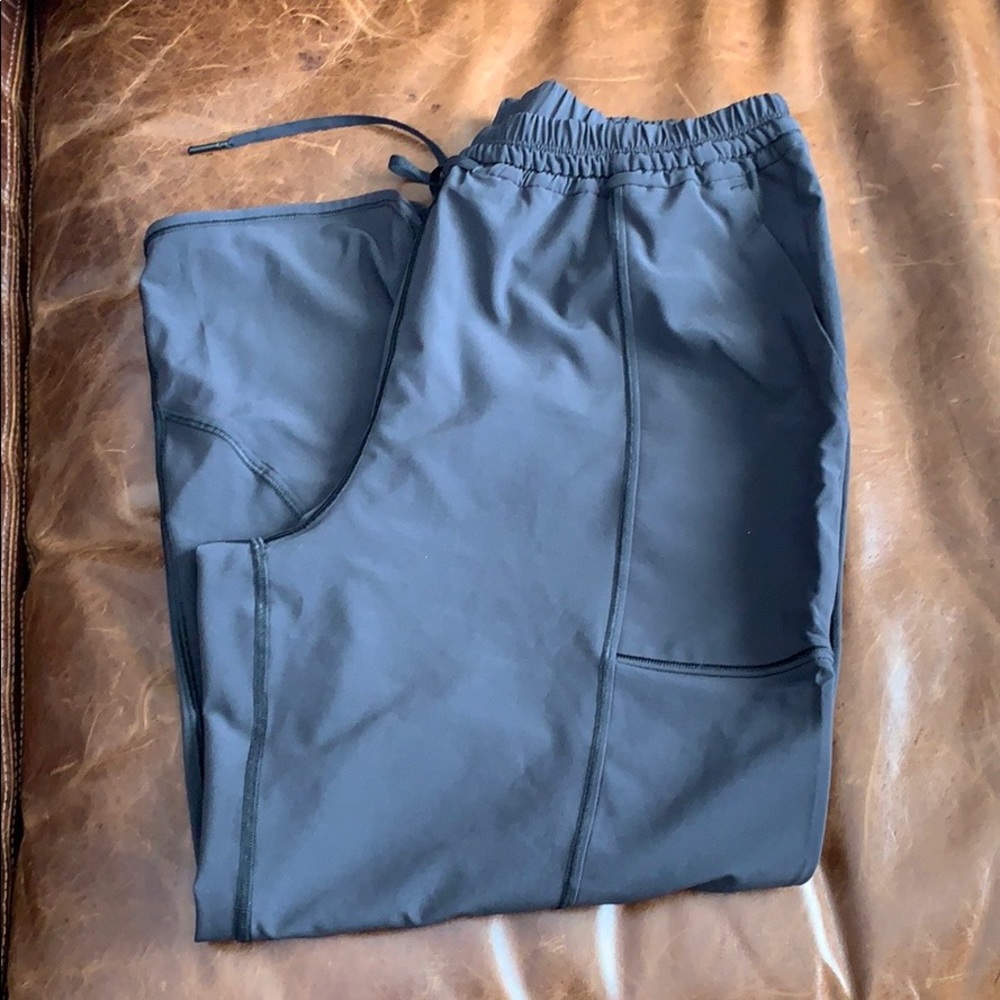 LULULEMON-  Final Play Crop